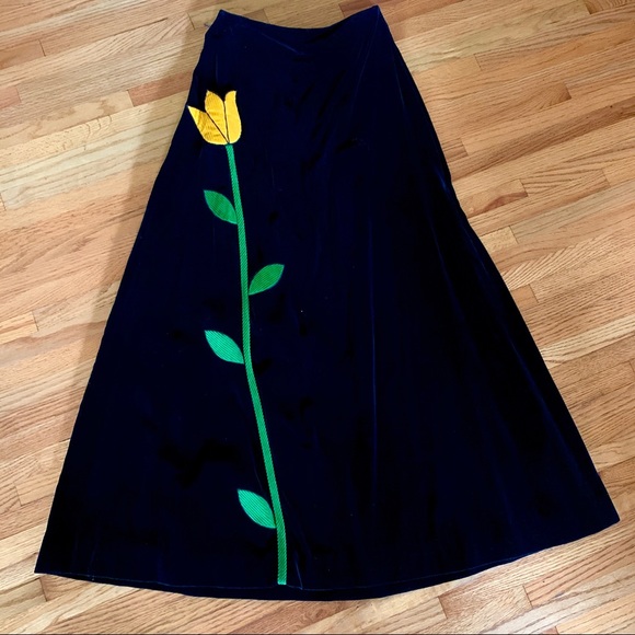 Dresses & Skirts - FANTASTIC vintage maxi skirt w/ tulip pocket. ❤️